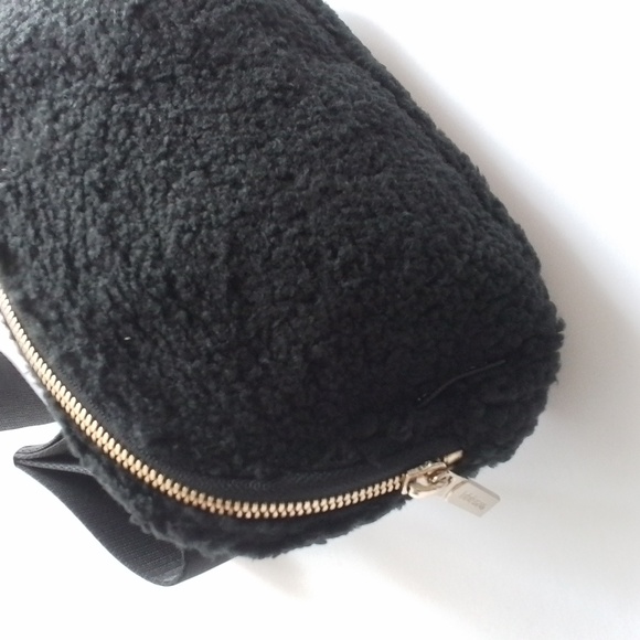 NEW Lululemon Athletica Everywhere Belt Bag Fleece Sherpa Black 1L - Picture 6 of 13